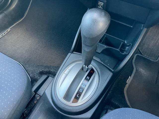 フィット Ｇ　Ｆパッケージ　純正ナビ　ＥＴＣ　車検令和９年４月　キーレスエントリー　ＣＶＴ　電動格納ミラー　記録簿（23枚目）