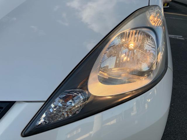 フィット Ｇ　Ｆパッケージ　純正ナビ　ＥＴＣ　車検令和９年４月　キーレスエントリー　ＣＶＴ　電動格納ミラー　記録簿（29枚目）