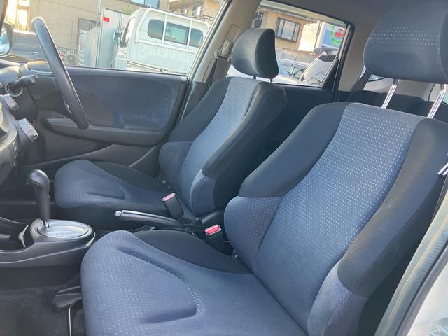 フィット Ｇ　Ｆパッケージ　純正ナビ　ＥＴＣ　車検令和９年４月　キーレスエントリー　ＣＶＴ　電動格納ミラー　記録簿（36枚目）