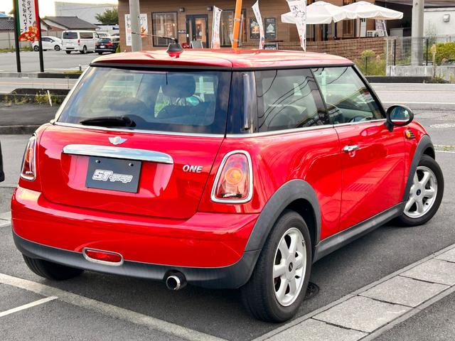 ＭＩＮＩ ワン　ルーフボディ同色レッド（15枚目）