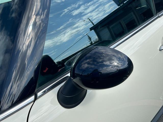 ＭＩＮＩ クーパー　ＨＩＤヘッドライト　純正ＡＷ　ペッパーホワイト　ルーフブラック　社外ポータブルナビ　ワンセグＴＶ　コムテック前後ドラレコ　ＥＴＣ（14枚目）