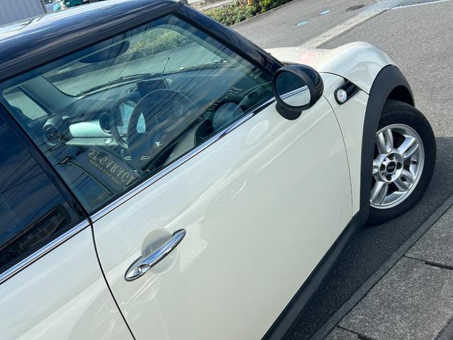 ＭＩＮＩ クーパー　ＨＩＤヘッドライト　純正ＡＷ　ペッパーホワイト　ルーフブラック　社外ポータブルナビ　ワンセグＴＶ　コムテック前後ドラレコ　ＥＴＣ（22枚目）