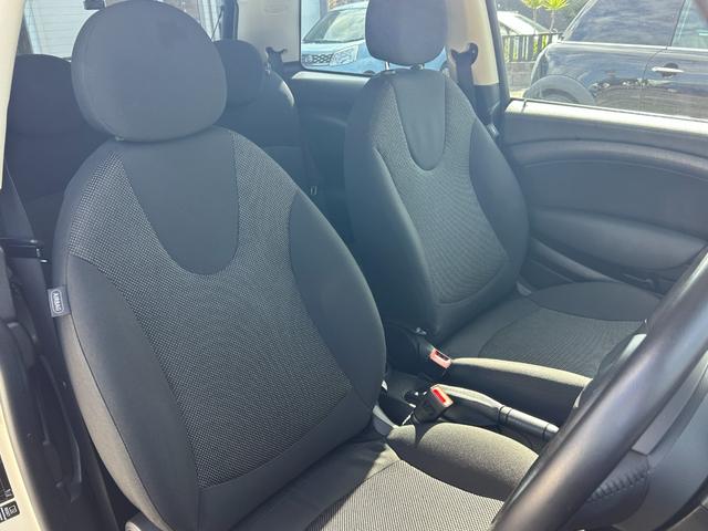 ＭＩＮＩ クーパー　ＨＩＤヘッドライト　純正ＡＷ　ペッパーホワイト　ルーフブラック　社外ポータブルナビ　ワンセグＴＶ　コムテック前後ドラレコ　ＥＴＣ（25枚目）