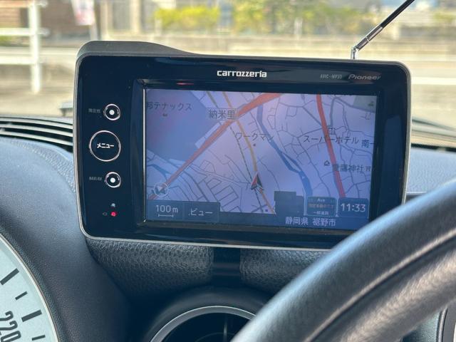 ＭＩＮＩ クーパー　ＨＩＤヘッドライト　純正ＡＷ　ペッパーホワイト　ルーフブラック　社外ポータブルナビ　ワンセグＴＶ　コムテック前後ドラレコ　ＥＴＣ（28枚目）