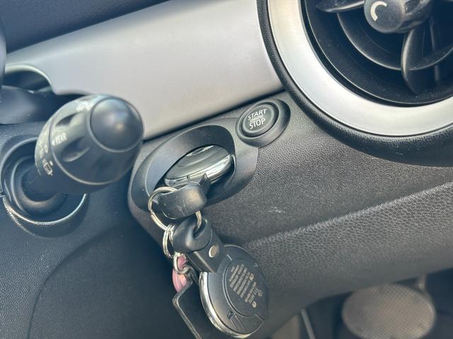 ＭＩＮＩ クーパー　ＨＩＤヘッドライト　純正ＡＷ　ペッパーホワイト　ルーフブラック　社外ポータブルナビ　ワンセグＴＶ　コムテック前後ドラレコ　ＥＴＣ（36枚目）