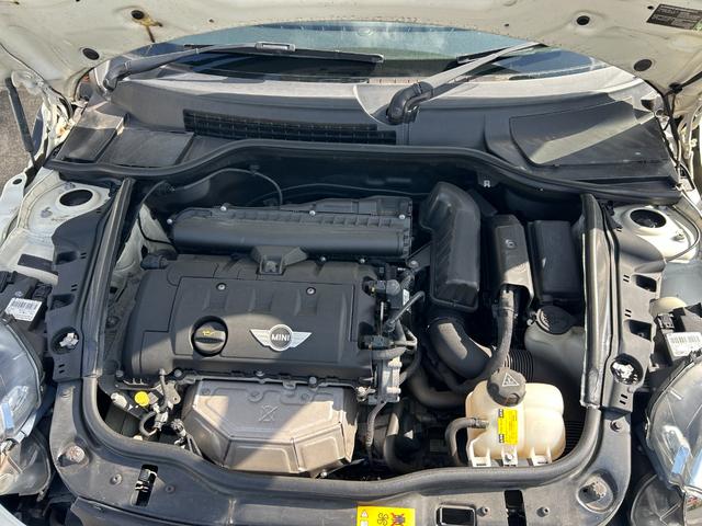 ＭＩＮＩ クーパー　ＨＩＤヘッドライト　純正ＡＷ　ペッパーホワイト　ルーフブラック　社外ポータブルナビ　ワンセグＴＶ　コムテック前後ドラレコ　ＥＴＣ（47枚目）