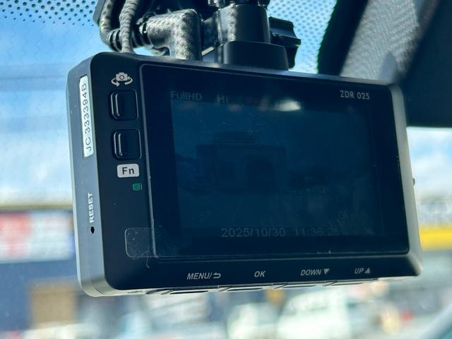 ＭＩＮＩ クーパー　ＨＩＤヘッドライト　純正ＡＷ　ペッパーホワイト　ルーフブラック　社外ポータブルナビ　ワンセグＴＶ　コムテック前後ドラレコ　ＥＴＣ（50枚目）