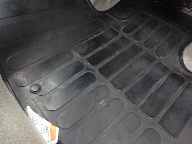 エブリイ ＰＡリミテッド　５速マニュアル　エアコン　パワステ　キーレス（19枚目）