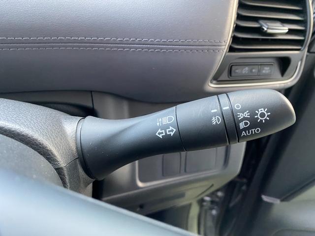 セレナ ハイウェイスター　ドライブレコーダー　バックカメラ　クリアランスソナー　オートクルーズコントロール　衝突被害軽減システム　両側スライドドア　オートライト　スマートキー　アイドリングストップ　電動格納ミラー　後席モニター（9枚目）