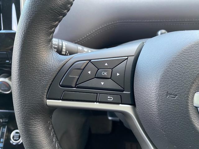 セレナ ハイウェイスター　ドライブレコーダー　バックカメラ　クリアランスソナー　オートクルーズコントロール　衝突被害軽減システム　両側スライドドア　オートライト　スマートキー　アイドリングストップ　電動格納ミラー　後席モニター（10枚目）