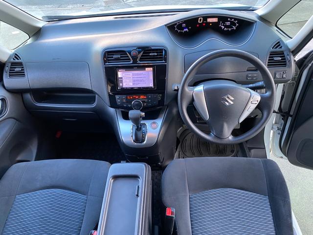 ランディ ２．０Ｘ　ＥＴＣ　バックカメラ　ナビ　レーンアシスト　両側電動スライドドア　オートライト　スマートキー　アイドリングストップ　電動格納ミラー　３列シート　ＣＶＴ　アルミホイール　ＥＳＣ　エアコン（3枚目）