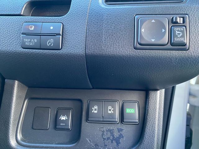 ランディ ２．０Ｘ　ＥＴＣ　バックカメラ　ナビ　レーンアシスト　両側電動スライドドア　オートライト　スマートキー　アイドリングストップ　電動格納ミラー　３列シート　ＣＶＴ　アルミホイール　ＥＳＣ　エアコン（8枚目）