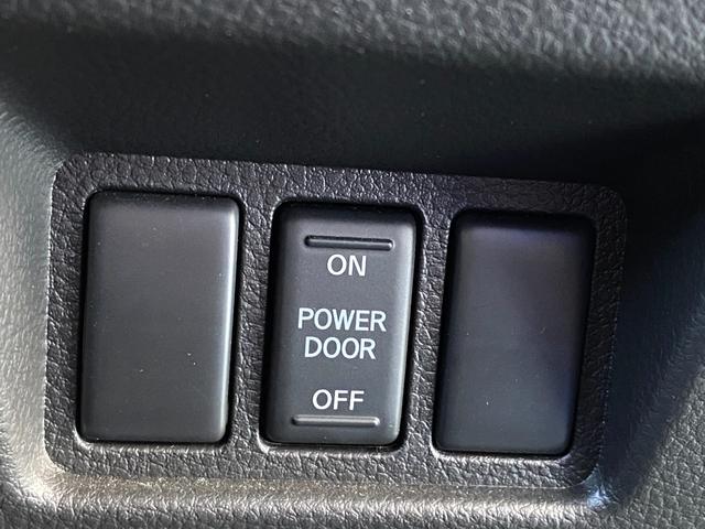 ランディ ２．０Ｘ　ＥＴＣ　バックカメラ　ナビ　レーンアシスト　両側電動スライドドア　オートライト　スマートキー　アイドリングストップ　電動格納ミラー　３列シート　ＣＶＴ　アルミホイール　ＥＳＣ　エアコン（11枚目）