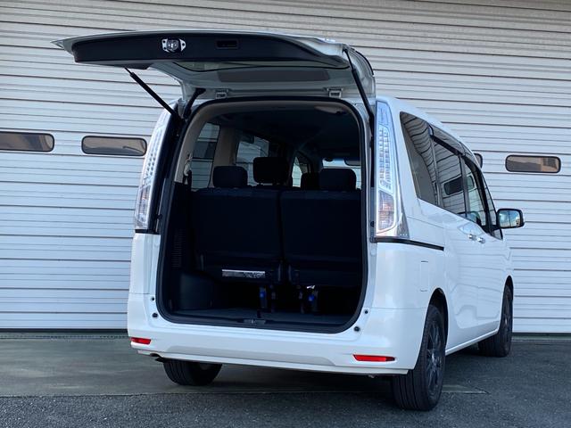 ランディ ２．０Ｘ　ＥＴＣ　バックカメラ　ナビ　レーンアシスト　両側電動スライドドア　オートライト　スマートキー　アイドリングストップ　電動格納ミラー　３列シート　ＣＶＴ　アルミホイール　ＥＳＣ　エアコン（28枚目）