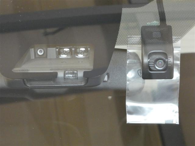 エスクァイア ハイブリッドGi プレミアムパッケージ 地上デジタル 衝突被害軽減 LEDライト 1オナ Bカメラ クルコン スマートキー メモリナビ ナビ&TV キーレス ドラレコ 盗難防止装置 DVD再生 ABS 3列シート ETC アルミ 両自動ドア(10枚目)