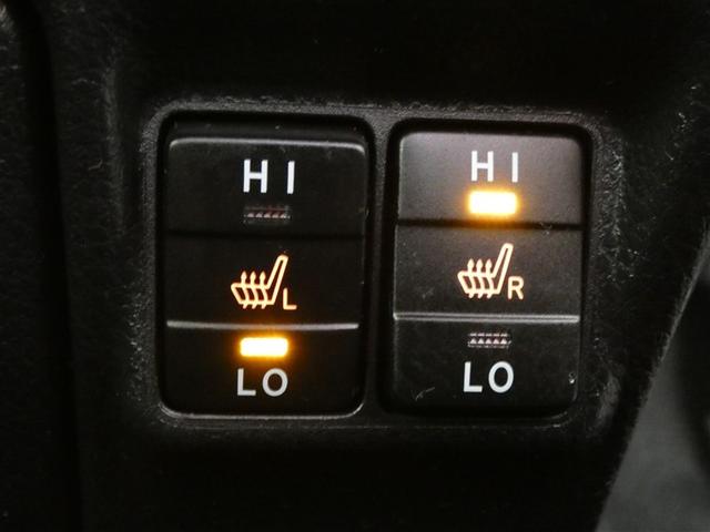 エスクァイア ハイブリッドGi プレミアムパッケージ 地上デジタル 衝突被害軽減 LEDライト 1オナ Bカメラ クルコン スマートキー メモリナビ ナビ&TV キーレス ドラレコ 盗難防止装置 DVD再生 ABS 3列シート ETC アルミ 両自動ドア(17枚目)