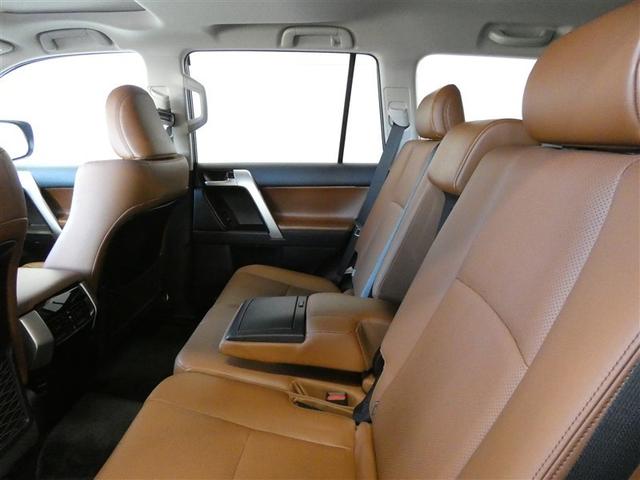 �Z�J���h�V�[�g�͊i�[���Z���^�[�A�[�����X�g�������ŁA�Q�X�g�������b�N�X�ł�����K��Ԃł̃h���C�u�͂������ł��傤���B