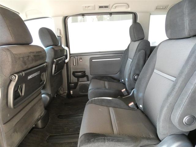 �Z�J���h�V�[�g�̓��r���O�̂悤�ɂ��낰��L��ȋ�Ԃ����܂��L���v�e���V�[�g�ł��B�Q�X�g�������b�N�X�ł��A�����ԃh���C�u�Ȃǂł����K�ɉ߂�����ꂸ�炢�V�[�g�ł��B