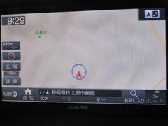 アルパインメモリーナビ＋フルセグテレビ＋Ｂカメラ＋ＥＴＣ付きです。詳細地図により目的地をピンポイントで設定できます。初めての道でも迷いにくく、ロングドライブも快適ですよ♪ 6