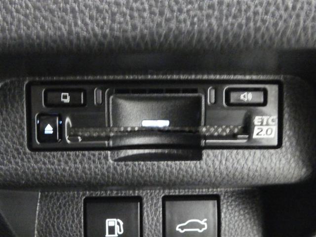 クラウンクロスオーバー Gアドバンスド 衝突軽減装置 フルセグテレビ クルコン 横滑防止装置 ドライブレコーダー LEDヘッドライト Bカメラ Pシート ETC オートエアコン AC100V電源 1オーナー AUX エアバッグ 4WD TV(11枚目)