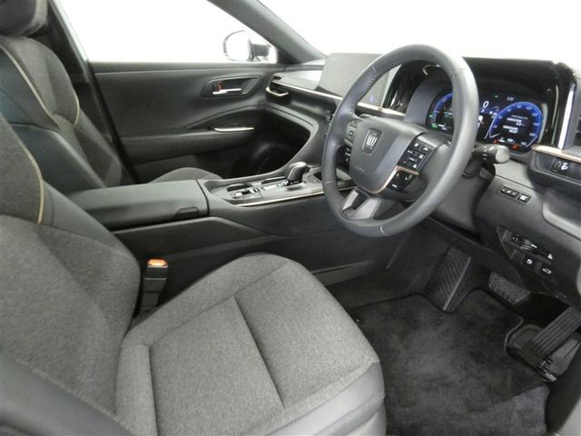 クラウンクロスオーバー Gアドバンスド 衝突軽減装置 フルセグテレビ クルコン 横滑防止装置 ドライブレコーダー LEDヘッドライト Bカメラ Pシート ETC オートエアコン AC100V電源 1オーナー AUX エアバッグ 4WD TV(18枚目)