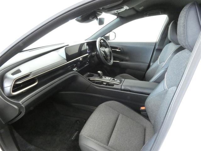 クラウンクロスオーバー Gアドバンスド 衝突軽減装置 フルセグテレビ クルコン 横滑防止装置 ドライブレコーダー LEDヘッドライト Bカメラ Pシート ETC オートエアコン AC100V電源 1オーナー AUX エアバッグ 4WD TV(19枚目)