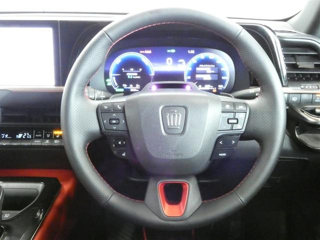 クラウンスポーツ ＲＳ　黒革シート　メモリーナビ　ナビＴＶ　地デジ　バックカメラ　ＥＴＣ　４ＷＤ　ミュージックプレイヤー接続可　パワーシート　クルーズコントロール　盗難防止装置　横滑り防止機能　キーレス　スマートキー（5枚目）