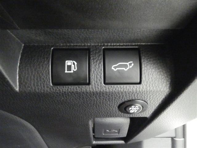 クラウンスポーツ ＲＳ　黒革シート　メモリーナビ　ナビＴＶ　地デジ　バックカメラ　ＥＴＣ　４ＷＤ　ミュージックプレイヤー接続可　パワーシート　クルーズコントロール　盗難防止装置　横滑り防止機能　キーレス　スマートキー（19枚目）