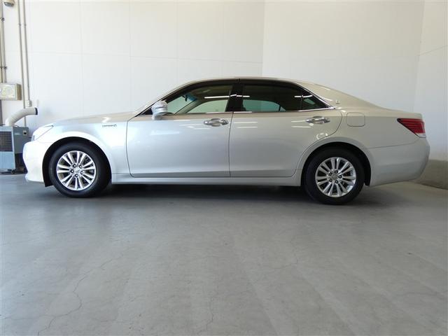 クラウンハイブリッド ロイヤルサルーン　点検記録簿　フルセグテレビ　Ｂカメラ　ＤＶＤ再生機能　盗難防止システム　スマキー　オートクルーズコントロール　電動パワーシート　ＥＳＣ　ＥＴＣ付き　アルミホイール　カーテンエアバッグ　エアコン　ＰＷ（25枚目）