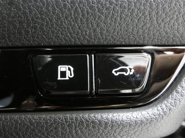 ＮＸ ＮＸ３５０　Ｆスポーツ　本革　パノラマＳＲ　地デジ　バックモニター　キーレスエントリー　記録簿　エアコン　ＡＷＤ　スマートキー　ナビＴＶ　ＬＥＤヘッドランプ　クルコン　メモリーナビ　衝突被害軽減ブレーキ　パワーシート　ＥＴＣ（19枚目）