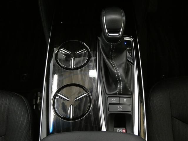 クラウンハイブリッド Ｇ　１オーナー　アルミ　ＬＥＤヘッド　キーフリー　記録簿　横滑り防止機能　ＤＶＤ　ＥＴＣ　オートエアコン　ＡＵＸ　ＡＢＳ　メモリナビ　盗難防止装置　エアバッグ　オートクルーズコントロール　ＡＣ１００Ｖ（14枚目）