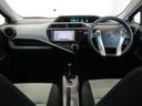 センターメータはフードが低く運転席からの視界が良く、助手席からもメーターの情報を見ることができます。操作ボタンやダイヤルが届きやすい位置に配備されており利便性も良く使いやすい運転席周りです。