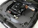 ２５００ｃｃのガソリンハイブリッドエンジンです。エンジンルームはボンネット裏からヒンジの奥まで油汚れを除去しています。