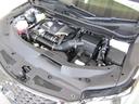 ２０００ｃｃガソリンターボエンジンです。エンジンルームはボンネット裏からヒンジの奥まで油汚れを除去しています。
