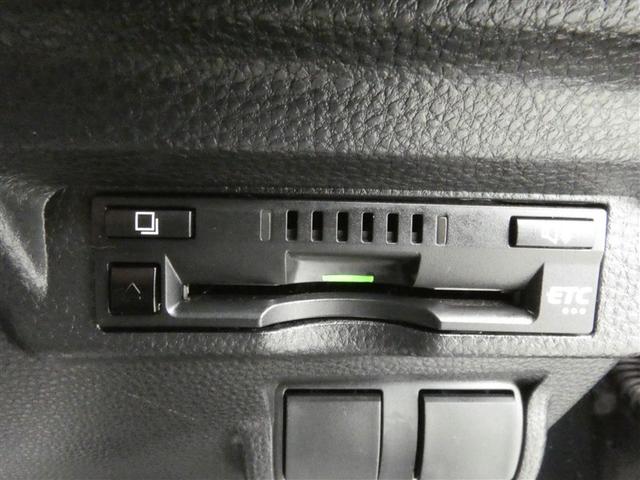 カローラクロス ハイブリッド S DVD クルーズコントロール フルセグTV サイドエアバッグ アルミホイール 4WD ETC ドライブレコーダー バックカメラ スマートキー ワンオーナー LEDヘッドランプ 盗難防止装置 キーレス(11枚目)