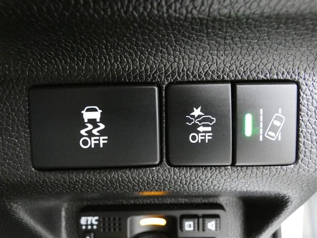 フリードハイブリッド ハイブリッド・クロスターホンダセンシング　両側Ｐスライドドア　オートクルーズコントロール　ワンオ－ナ－　ＤＶＤ再生可能　ＬＥＤライト　ＡＢＳ　メモリナビ　盗難防止　スマ－トキ－　ＶＳＡ　ウォークスルー　フルセグ　エアバッグ　キーフリー　ＥＴＣ（14枚目）