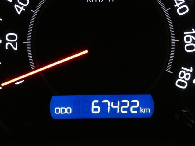 ノア Ｓｉ　ダブルバイビーＩＩＩ　バックＭ　両側オートスライドドア　イモビライザー　プリクラッシュＳ　ＬＥＤヘッドライト　リアエアコン　キーレス　エアバッグ　オートエアコン　デュアルエアバック　１オーナー　アルミホイール　ＡＢＳ（3枚目）