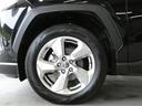 18インチ純正アルミホイール装着車です。純正アルミホイールは精度が高く、スタイルもキマってますね!