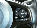 レーダークルーズコントロールスイッチです。高感度なミリ波レーダーセンサーの情報により、先行車を認識しています。先行車の車速が変化しても、設定車速内で車速に応じた適切な車間距離を保ちながら追従走行します