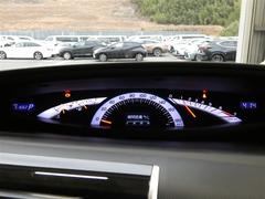 �᡼��������Ⱦ�߰�㥹�ԡ��ɥ᡼�����ȡ���ʿ��Ĵ�Υ����᡼�����Υ���ӥ͡������ˤ��Ω�ι����ǡ��������������򴶤�������᡼�����ѥͥ�Ǥ��� 4