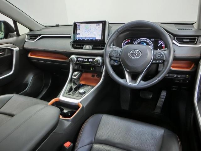 ＲＡＶ４ アドベンチャー　ワンオーナー　寒冷地　４ＷＤ　電動シート　安全装備　衝突被害軽減システム　横滑り防止機能　ＡＢＳ　エアバッグ　オートクルーズコントロール　盗難防止装置　バックカメラ　ＥＴＣ　ドラレコ　ＣＤ　キーレス（3枚目）