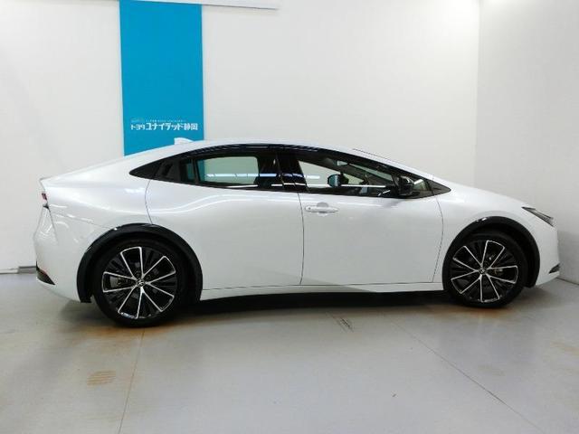 プリウス Z ハイブリッド ワンオーナー 電動シート 安全装備 衝突被害軽減システム 横滑り防止機能 ABS エアバッグ オートクルーズコントロール 盗難防止装置 バックカメラ ETC ドラレコ スマートキー(7枚目)