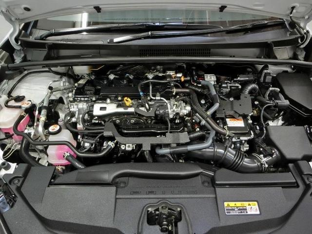 プリウス Z ハイブリッド ワンオーナー 電動シート 安全装備 衝突被害軽減システム 横滑り防止機能 ABS エアバッグ オートクルーズコントロール 盗難防止装置 バックカメラ ETC ドラレコ スマートキー(9枚目)