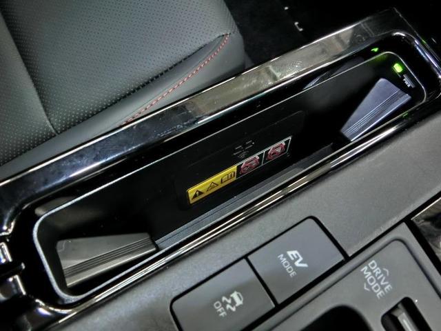 プリウス Z ハイブリッド ワンオーナー 電動シート 安全装備 衝突被害軽減システム 横滑り防止機能 ABS エアバッグ オートクルーズコントロール 盗難防止装置 バックカメラ ETC ドラレコ スマートキー(12枚目)