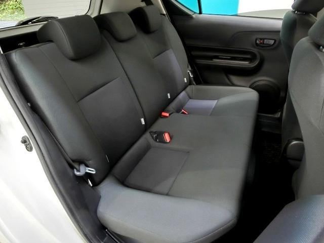 アクア S ハイブリッド ワンオーナー 衝突被害軽減システム 横滑り防止機能 ABS エアバッグ 盗難防止装置 バックカメラ ETC ドラレコ ミュージックプレイヤー接続可 CD スマートキー キーレス フル装備(9枚目)