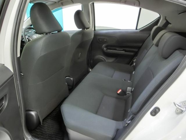 アクア S ハイブリッド ワンオーナー 衝突被害軽減システム 横滑り防止機能 ABS エアバッグ 盗難防止装置 バックカメラ ETC ドラレコ ミュージックプレイヤー接続可 CD スマートキー キーレス フル装備(26枚目)