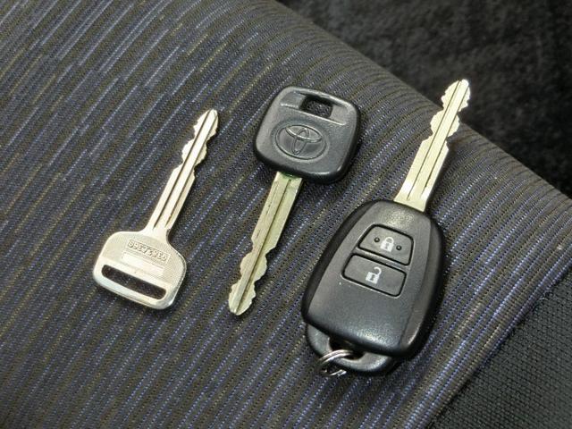 カローラフィールダー ハイブリッド ハイブリッド 安全装備 衝突被害軽減システム 横滑り防止機能 ABS エアバッグ バックカメラ ETC ドラレコ ミュージックプレイヤー接続可 CD キーレス フル装備 LEDヘッドランプ オートマ(34枚目)