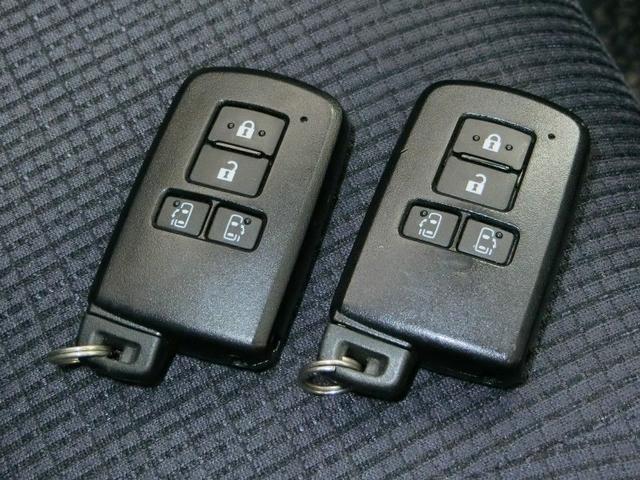 シエンタ G ワンオーナー 衝突被害軽減システム 横滑り防止機能 ABS エアバッグ 盗難防止装置 アイドリングストップ バックカメラ ETC ドラレコ ミュージックプレイヤー接続可 CD スマートキー キーレス(12枚目)