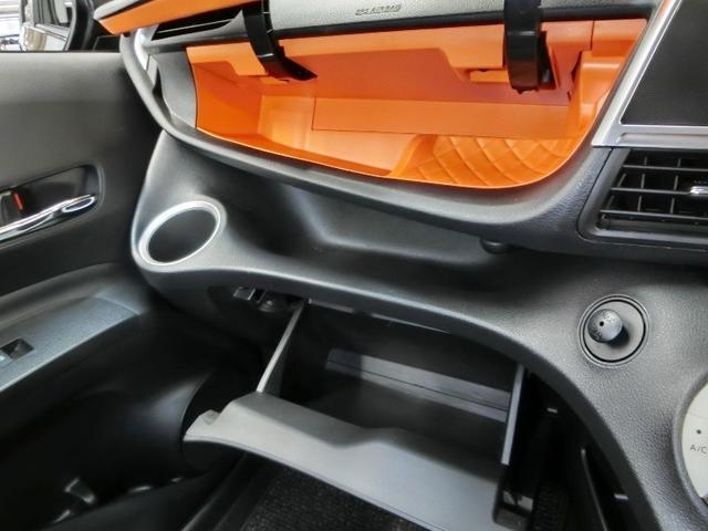 シエンタ G ワンオーナー 衝突被害軽減システム 横滑り防止機能 ABS エアバッグ 盗難防止装置 アイドリングストップ バックカメラ ETC ドラレコ ミュージックプレイヤー接続可 CD スマートキー キーレス(35枚目)