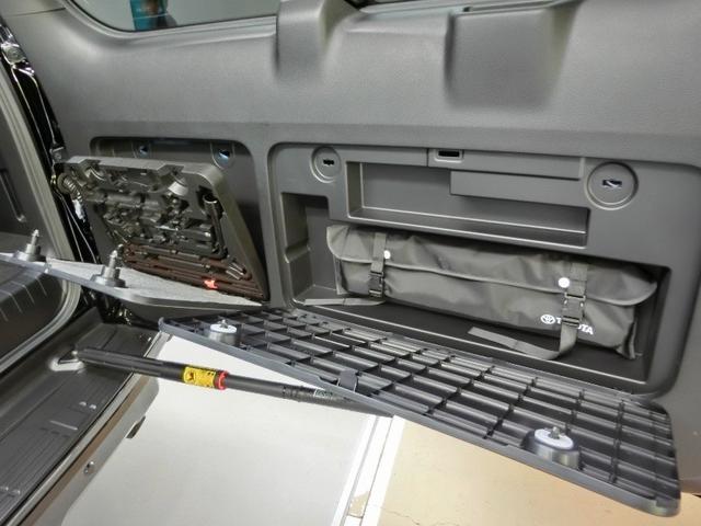 ランドクルーザープラド ＴＸ　ワンオーナー　４ＷＤ　サンルーフ　安全装備　衝突被害軽減システム　横滑り防止機能　ＡＢＳ　エアバッグ　オートクルーズコントロール　盗難防止装置　バックカメラ　ＥＴＣ　ドラレコ　ＣＤ　スマートキー（39枚目）